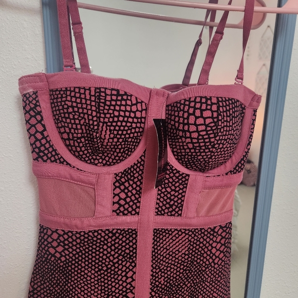 Bodycon NWT Dress Size XS - Picture 3 of 8